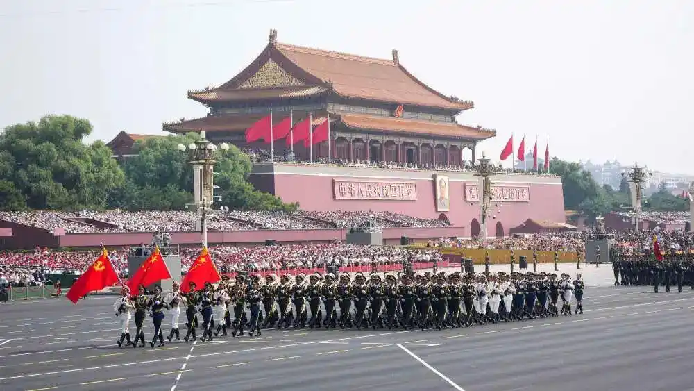 阅兵.jpg